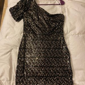 Lulus small holiday dress